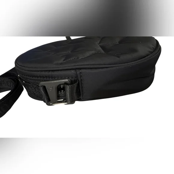 Lululemon Future Legacy Crossbody Bag Black NWT Team Canada - Picture 7 of 10